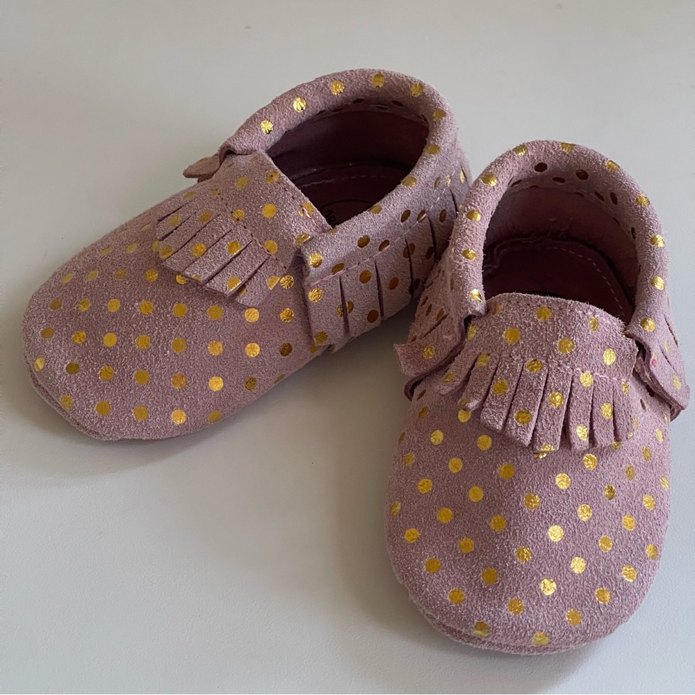Bird Rock Baby Confetti Blush Pink and Gold Dots Moccasins Sz 6.5 Girl’s Fringe - Picture 4 of 15